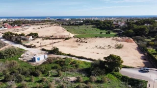 Un particular se apropia de un barranco en Orihuela Costa y lo llena de tierra para poder utilizarlo