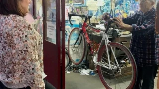 "Pepito", con 82 años, pide ayuda para reconstruir su taller de bicicletas en Catarroja