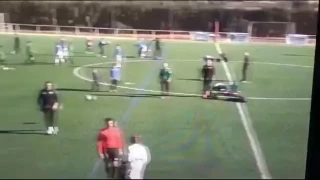 Una madre salta al campo y abofetea al árbitro: vergonzosa agresión en un partido de alevines en Granada