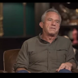 RFK Jr dice que pasó de ser un mal estudiante a lo mas alto tras empezar a tomar heroína (eng)