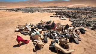 Greenpeace le sigue la pista a 23 prendas llevadas a un contenedor de ropa y la mayoría acaban en vertederos de África o Asia tras recorrer 9000km