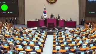 El parlamento surcoreano aprueba una resolución para el levantamiento de la ley marcial [KR] [En desarrollo]