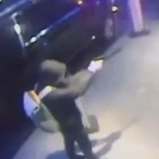 Las balas utilizadas en el asesinato del jefe de la aseguradora estadounidense tenían palabras grabadas, según los investigadores [Eng]