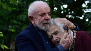 Lula condecora emocionado a Mujica: "Es la persona más extraordinaria que he conocido"