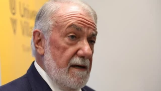 Entrevista a Jaime Mayor Oreja: "La teoría de Darwin está cada vez menos sostenida en la ciencia"