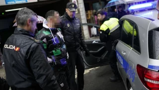 La Policía Nacional expulsa de Euskadi a 55 delincuentes multirreincidentes a sus países de origen