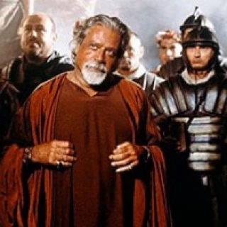 El triste fin del rodaje de “Gladiador”: La intoxicación alcohólica que mató a Oliver Reed