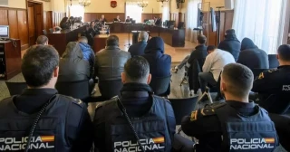 Un guardia civil y dos policías ayudaron a narcos a traer cocaína al puerto de Málaga: alegan que fueron engañados