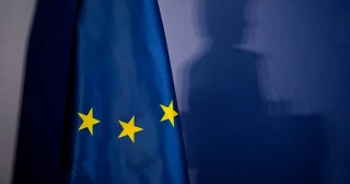 "Poderosos consiglieri" dirigen la Comisión de von der Leyen, dice la jefa de transparencia de la UE (EN)