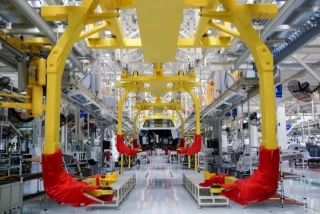 Los precios de las baterías de litio se desploman: La industria automotriz tradicional se enfrenta a su colapso