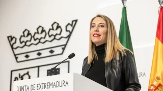 Guardiola cede ante Vox y tramita la norma que derogaría la Ley de Memoria Democrática en Extremadura