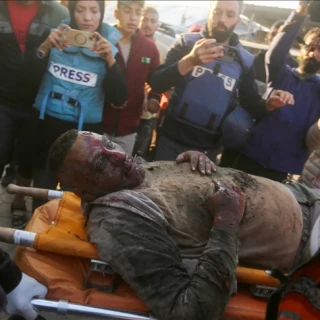 El Ejército israelí ordena la evacuación total del hospital Al-Awda en el norte de Gaza y amenaza con bombardearlo