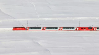 Desde los Alpes suizos hasta las Montañas Rocosas, estos son los viajes en tren más increíbles del mundo