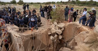Sudáfrica: al menos 100 trabajadores ilegales muertos tras meses atrapados en una mina abandonada
