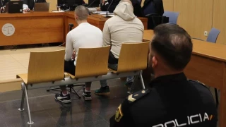 Dos neonazis aceptan penas mínimas de cárcel por agredir a un joven por su indumentaria