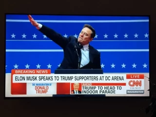 [VÍDEO] Un saludo al estilo nazi de Elon Musk desencadena la polémica en las redes [CAT]