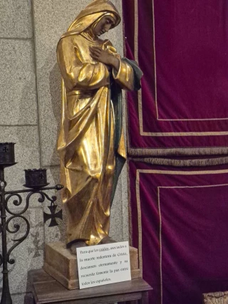 Asociación por la Memoria Histórica pide expulsión de los monjes del Valle de los Caídos por "enaltecer el franquismo"