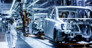 Bruselas cede y analizará si es necesario dar marcha atrás al coche eléctrico