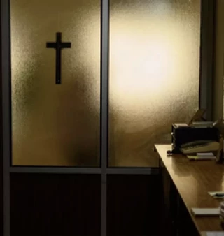 ''El minuto heroico: yo dejé el Opus Dei'. Así es la docuserie con 13 mujeres que huyeron del Opus