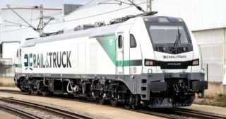 El consorcio Rail & Truck recibe las tres primeras locomotoras eléctricas para la autopista ferroviaria Algeciras-Zaragoza