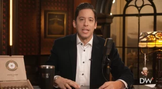 Michael Knowles: "¿Y si los groenlandeses pagan todos nuestros impuestos? Una especie de siervos, o algo así". (Eng)