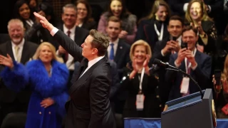 Barack Obama también hacía el saludo nazi en sus mitines: el bulo de la ultraderecha que Elon Musk alimenta