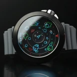 Un reloj de pulsera inspirado en Asteroides, colaboración de Atari y Nubeo: nostalgia videojueguil en su máxima expresión