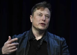 Musk destituyó al jefe de la FAA de su cargo 10 días antes del accidente del avión y helicóptero en Washington