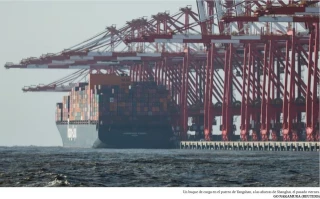 China activa los aranceles de represalia a productos de EE UU por valor de 14.000 millones de dólares