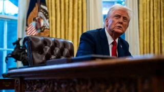 Trump ordena pausar la aplicación de la ley que prohíbe sobornar a cargos públicos extranjeros [ENG]