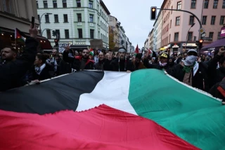 La policía alemana prohíbe el árabe en una protesta propalestina: un nuevo golpe a la democracia (eng)