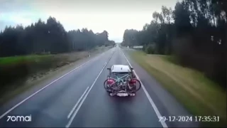 Nuevo vídeo del incidente en la N-634: la visión del camionero que embistió a una familia lucense