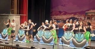 Queman en Ayamonte la moto del director de una chirigota que parodia un grupo de parejas de 'narcos'