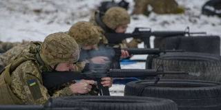 WSJ: EE.UU. suspende el flujo de armas a Ucrania (inglés)