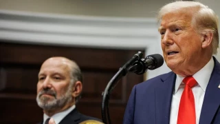 Trump estudia ahora aliviar los aranceles a México y Canadá, según su secretario de Comercio