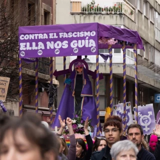 Abogados Cristianos denuncia a las organizadoras de una procesión con una Santa "queer"