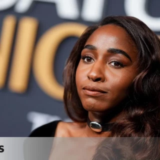 La protagonista de 'The Bear' carga contra Musk por mentir sobre su participación en 'Piratas del Caribe': “No solo es un fascista de mierda, sino un idiota”