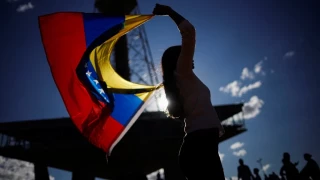 Venezolanos en Florida votaron por Trump y ahora sus familias y vecinos enfrentan la deportación -