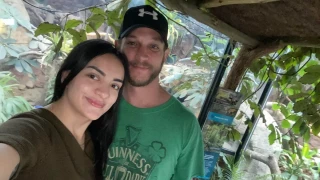 Él votó a Trump. Ahora el ICE (Servicio de Inmigración y Control de Aduanas) ha detenido a su esposa. [Ing]