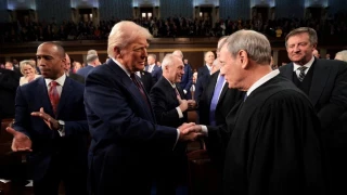 El presidente del Supremo reprocha a Trump su llamado a destituir al juez que bloqueó sus deportaciones