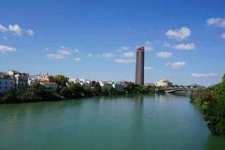 Hace más de una década, Sevilla creó un sistema para defenderse del Guadalquivir esperando no tener que usarlo. Anoche tuvo que activarlo