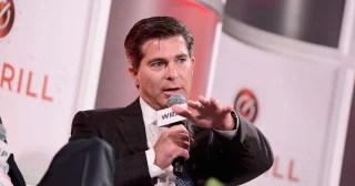 Uno de los principales inversores de Tesla lanza un ultimátum a Elon Musk mientras el boicot provoca una importante caída de las acciones [EN]