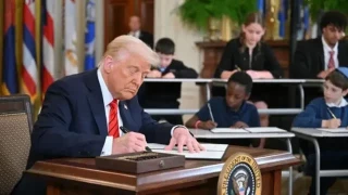 Qué hace el Departamento de Educación de EE.UU. y por qué Trump firmó una orden ejecutiva para empezar a desmantelarlo