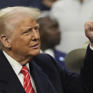 El Gobierno de Trump extiende su agresiva cruzada antiinmigrante a los legales y turistas