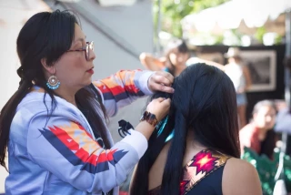 Proyecto de ley para prohibir los cortes de pelo no conformes con el género [ENG]