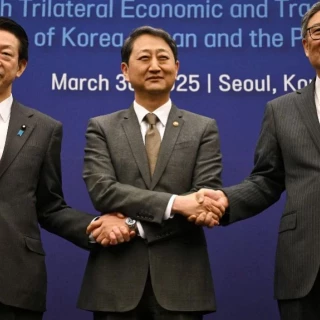 China, Japón y Corea del Sur aceleran un "acuerdo de libre comercio trilateral" para hacerle frente a Trump