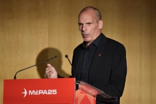 Una gran victoria del fascismo": Yanis Varoufakis afirma que la condena de Marine Le Pen es un grave error