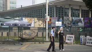 Estados Unidos prohíbe al personal gubernamental en China mantener relaciones románticas o sexuales con ciudadanos chinos