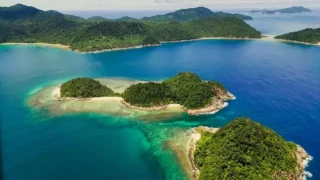 Sentinel: cómo vive la tribu aislada de India que un turista de EE.UU. trató de contactar antes de ser detenido