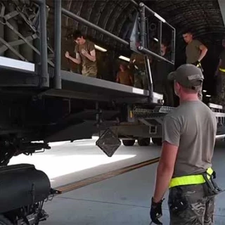 Los talibanes entregan la base de Bagram a EE.UU. para operaciones de alta tecnología [ENG]